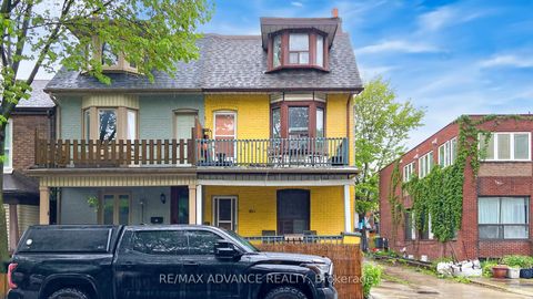 Photo 1 at 82A Augusta Avenue, Chinatown, Toronto