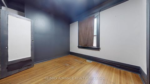 Photo 7 at 82A Augusta Avenue, Chinatown, Toronto