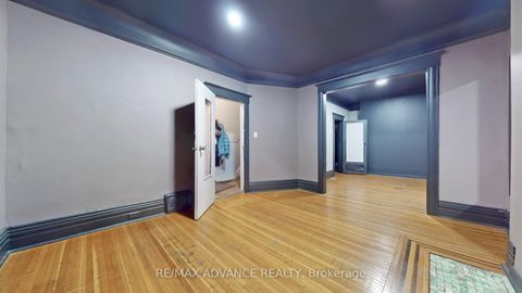 Photo 12 at 82A Augusta Avenue, Chinatown, Toronto