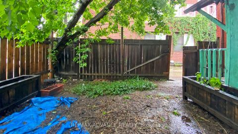 Photo 40 at 82A Augusta Avenue, Chinatown, Toronto