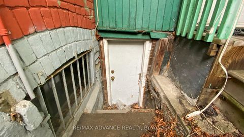 Photo 42 at 82A Augusta Avenue, Chinatown, Toronto