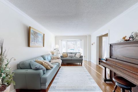 Photo 5 at 16 Willis Drive, Aurora Highlands, Aurora