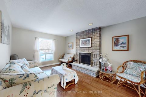 Photo 9 at 16 Willis Drive, Aurora Highlands, Aurora