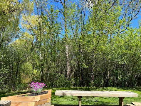 Photo 39 at 16 Willis Drive, Aurora Highlands, Aurora