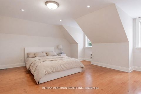 Photo 23 at 5 Long Hill Drive, Jefferson, Richmond Hill