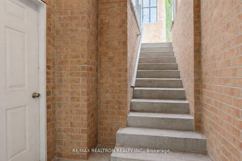 Photo 34 at 5 Long Hill Drive, Jefferson, Richmond Hill