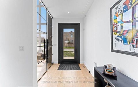 Photo 1 at 88 Cosford Street, Bayview Northeast, Aurora