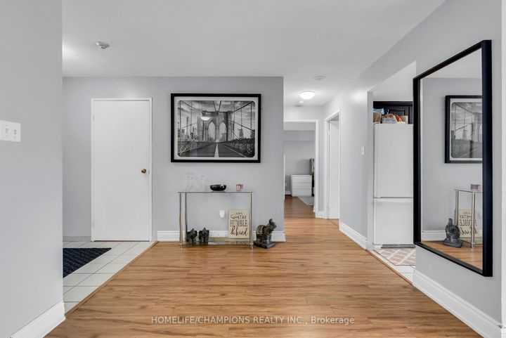 Photo 8 at 1403 - 5 Rowntree Road, Jamestown, Toronto