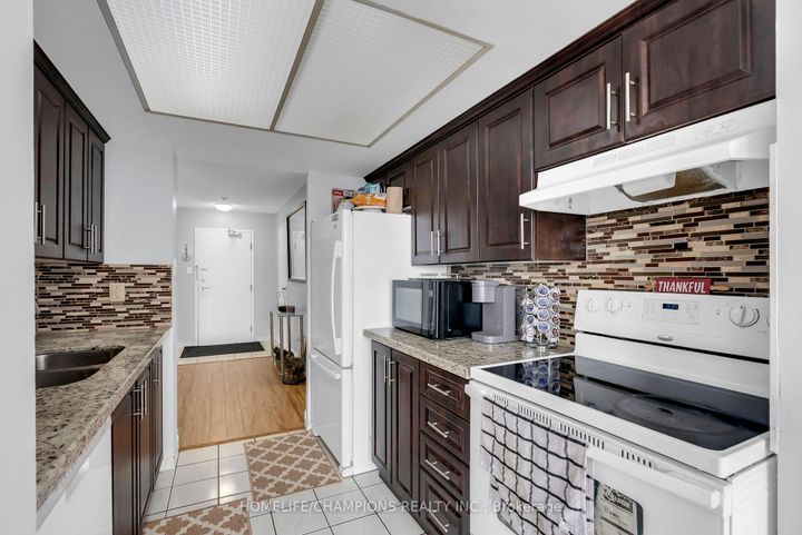 Photo 20 at 1403 - 5 Rowntree Road, Jamestown, Toronto