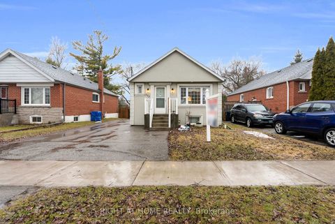 Photo 6 at 702 Pharmacy Avenue, Birchmount, Toronto