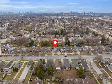 Photo 10 at 702 Pharmacy Avenue, Birchmount, Toronto