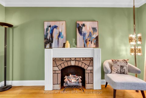 Photo 14 at 702 Pharmacy Avenue, Birchmount, Toronto