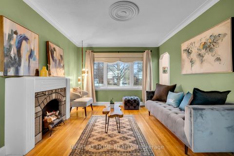 Photo 15 at 702 Pharmacy Avenue, Birchmount, Toronto