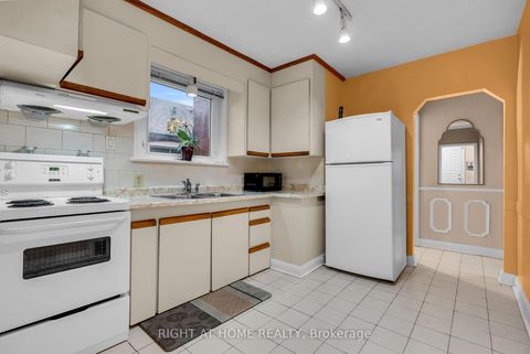 Photo 19 at 702 Pharmacy Avenue, Birchmount, Toronto