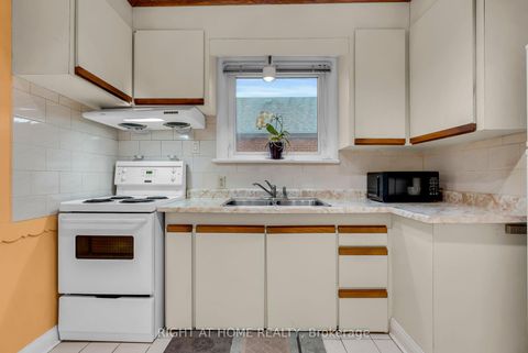 Photo 20 at 702 Pharmacy Avenue, Birchmount, Toronto