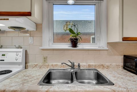 Photo 22 at 702 Pharmacy Avenue, Birchmount, Toronto