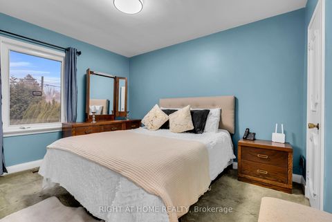 Photo 25 at 702 Pharmacy Avenue, Birchmount, Toronto