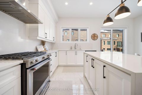 Photo 14 at 9 Ballantyne Boulevard, Vellore Village, Vaughan