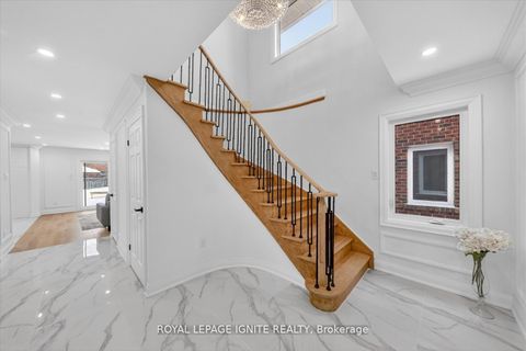 Photo 7 at 167 Mathewson Street, Maple, Vaughan