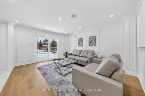 Photo 13 at 167 Mathewson Street, Maple, Vaughan