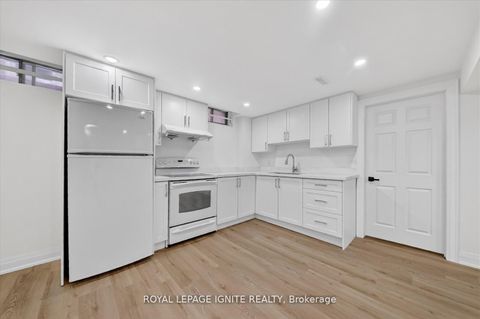 Photo 39 at 167 Mathewson Street, Maple, Vaughan