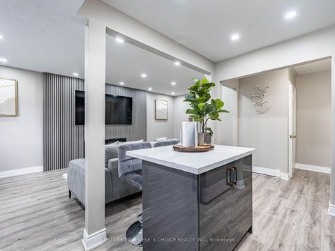 Photo 2 at 25 - 506 Normandy Street, Central, Oshawa