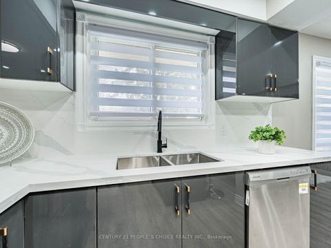 Photo 3 at 25 - 506 Normandy Street, Central, Oshawa