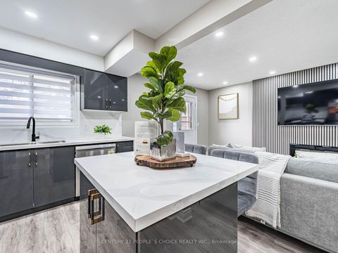 Photo 7 at 25 - 506 Normandy Street, Central, Oshawa