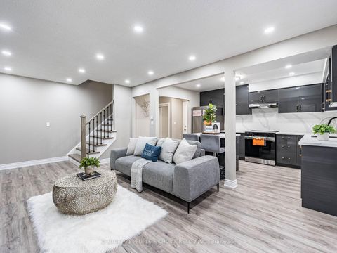 Photo 11 at 25 - 506 Normandy Street, Central, Oshawa