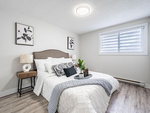 Photo 14 at 25 - 506 Normandy Street, Central, Oshawa