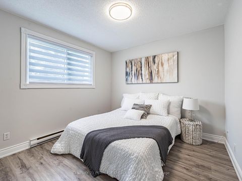 Photo 18 at 25 - 506 Normandy Street, Central, Oshawa