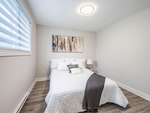 Photo 19 at 25 - 506 Normandy Street, Central, Oshawa