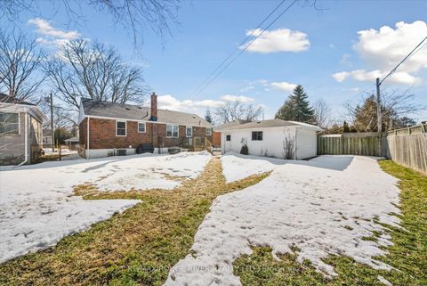 Photo 36 at 112 Wellington Avenue W, Lakeview, Oshawa