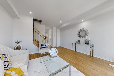 Photo 3 at 384 Okanagan Path, Donevan, Oshawa