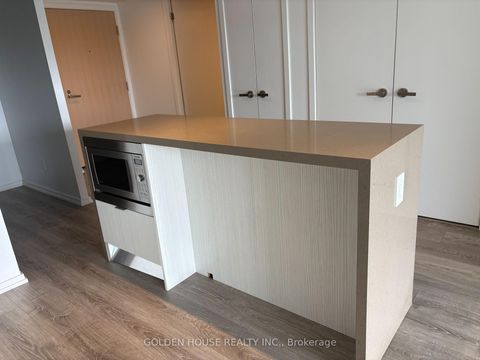 Photo 23 at 735 - 8 Hillsdale Avenue E, Mount Pleasant West, Toronto