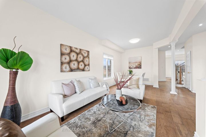 Photo 4 at 42 Abbotsbury Drive, Credit Valley, Brampton