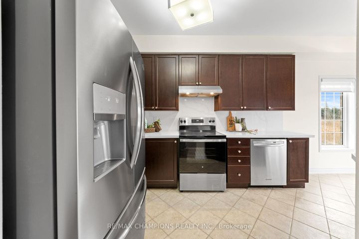 Photo 10 at 42 Abbotsbury Drive, Credit Valley, Brampton