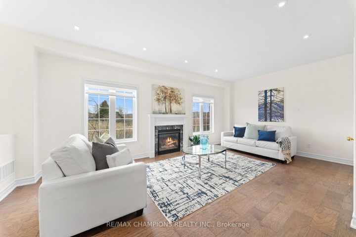 Photo 12 at 42 Abbotsbury Drive, Credit Valley, Brampton