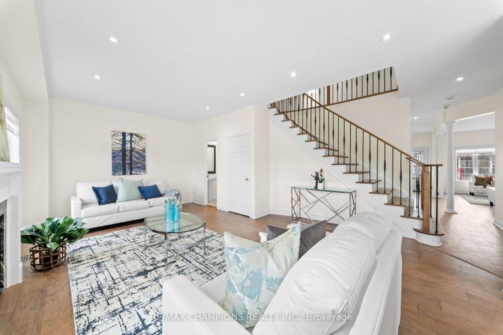 Photo 14 at 42 Abbotsbury Drive, Credit Valley, Brampton