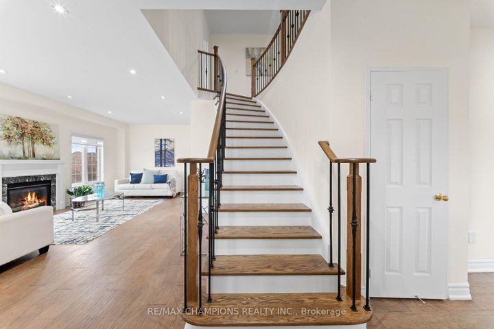 Photo 16 at 42 Abbotsbury Drive, Credit Valley, Brampton