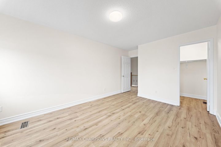 Photo 22 at 42 Abbotsbury Drive, Credit Valley, Brampton