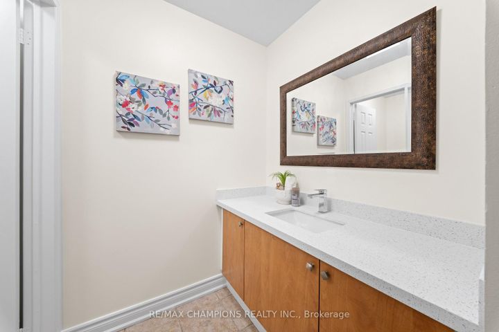 Photo 23 at 42 Abbotsbury Drive, Credit Valley, Brampton