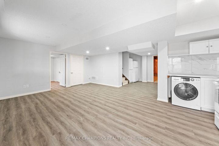 Photo 28 at 42 Abbotsbury Drive, Credit Valley, Brampton