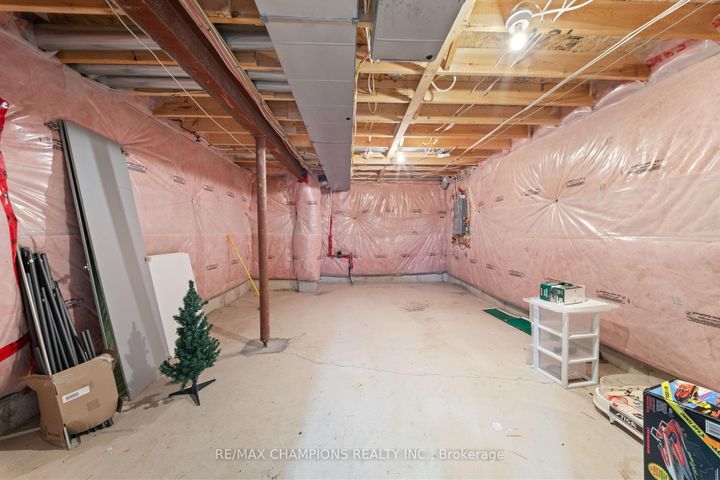 Photo 30 at 42 Abbotsbury Drive, Credit Valley, Brampton