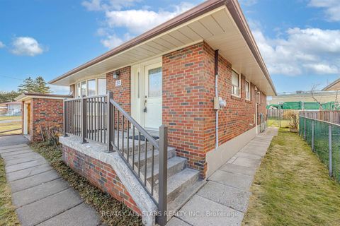 Photo 1 at 50 Southampton Drive, Eglinton East, Toronto