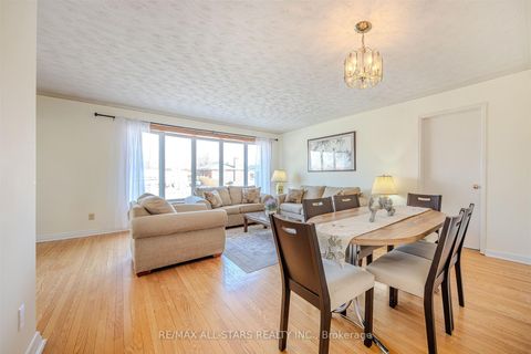 Photo 5 at 50 Southampton Drive, Eglinton East, Toronto