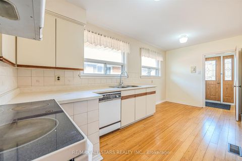 Photo 11 at 50 Southampton Drive, Eglinton East, Toronto