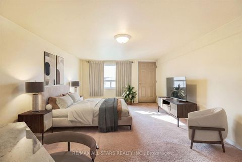 Photo 14 at 50 Southampton Drive, Eglinton East, Toronto