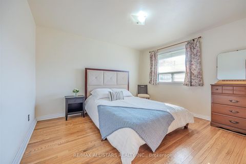 Photo 16 at 50 Southampton Drive, Eglinton East, Toronto