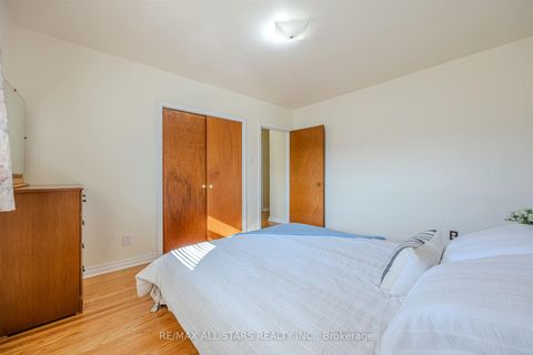 Photo 17 at 50 Southampton Drive, Eglinton East, Toronto